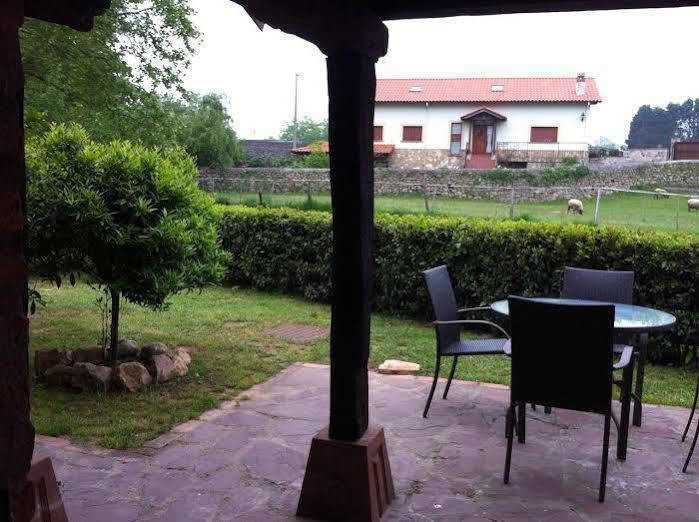 Trisileja En Puente Romano Toñanes Exterior foto